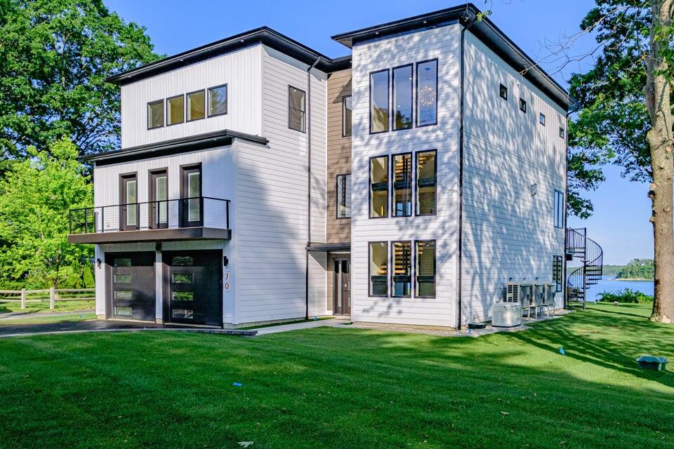 70 Maquoit Drive Freeport