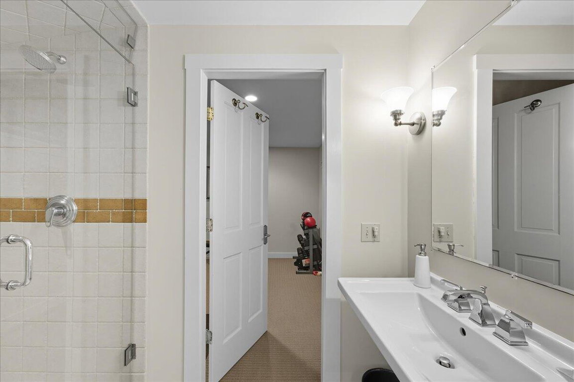 045-Harley_s Way - Interior
