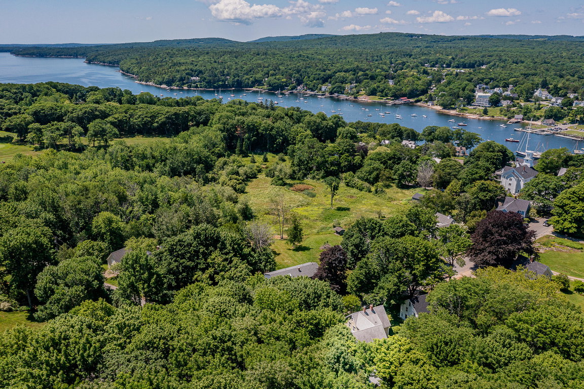 125 Russell Avenue Rockport
