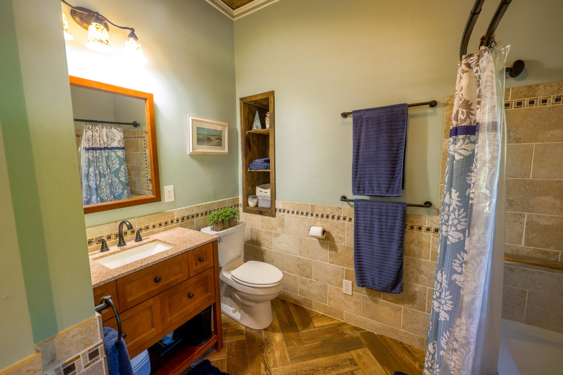 _AT11829-HDR
