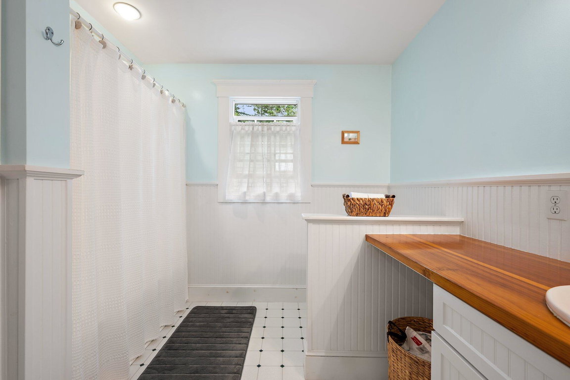 Bathroom 2 2