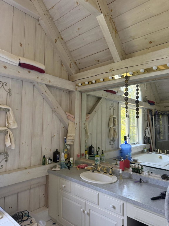2nd floor bath
