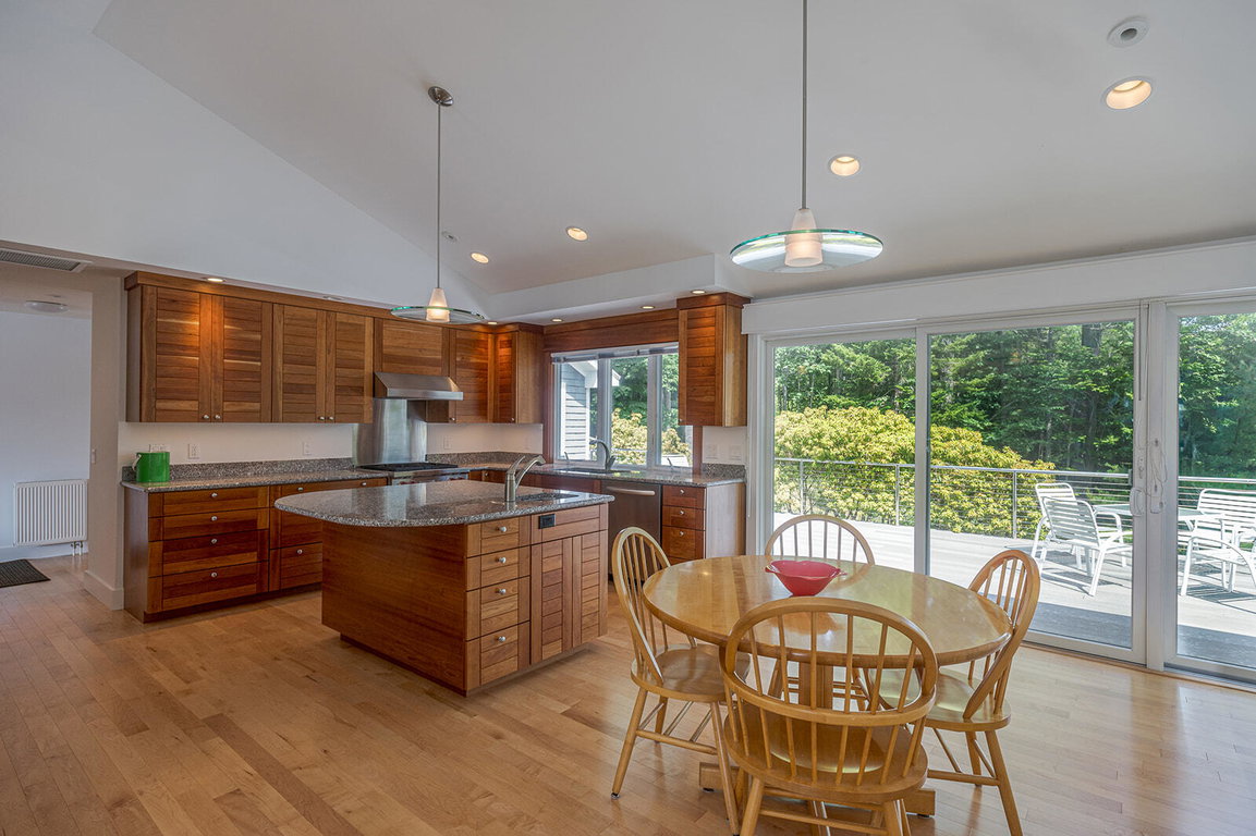 Breakfast area opens to deck
