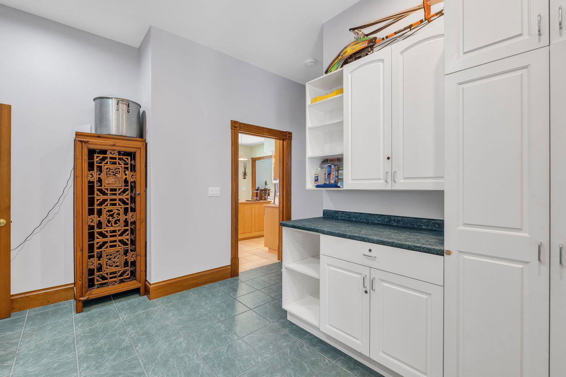 51-web-or-mls-1197-bay-rd