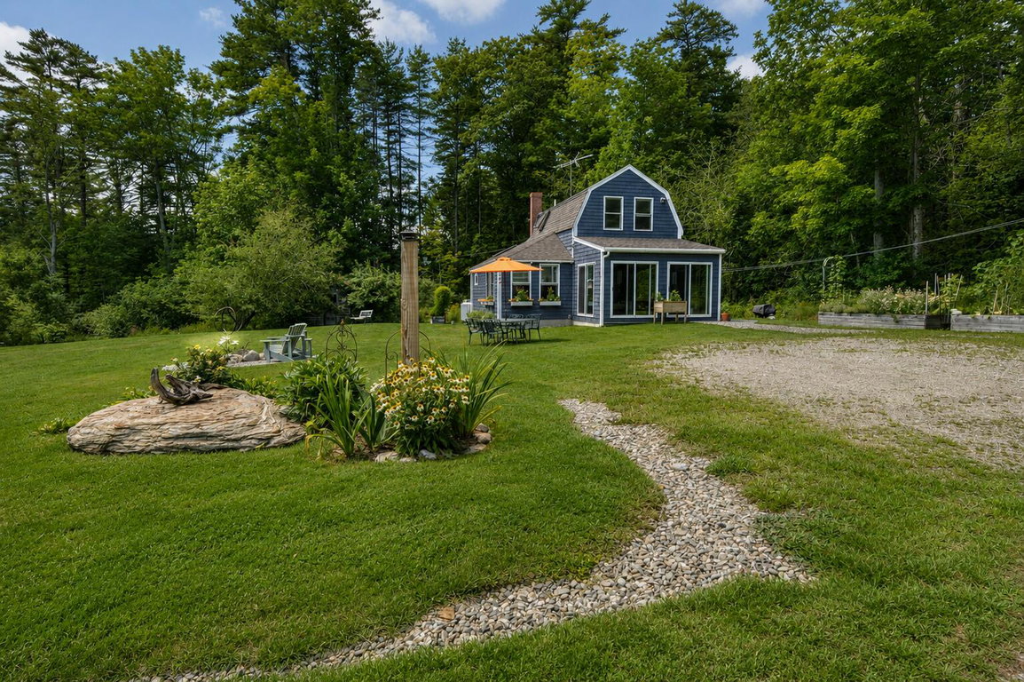 15 Summit Avenue Northport