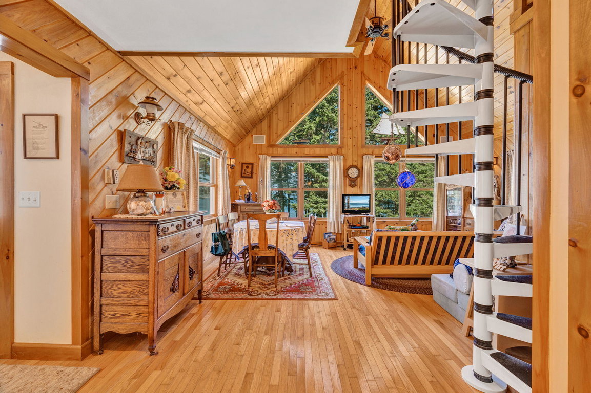 22-web-or-mls-142-e-point-rd