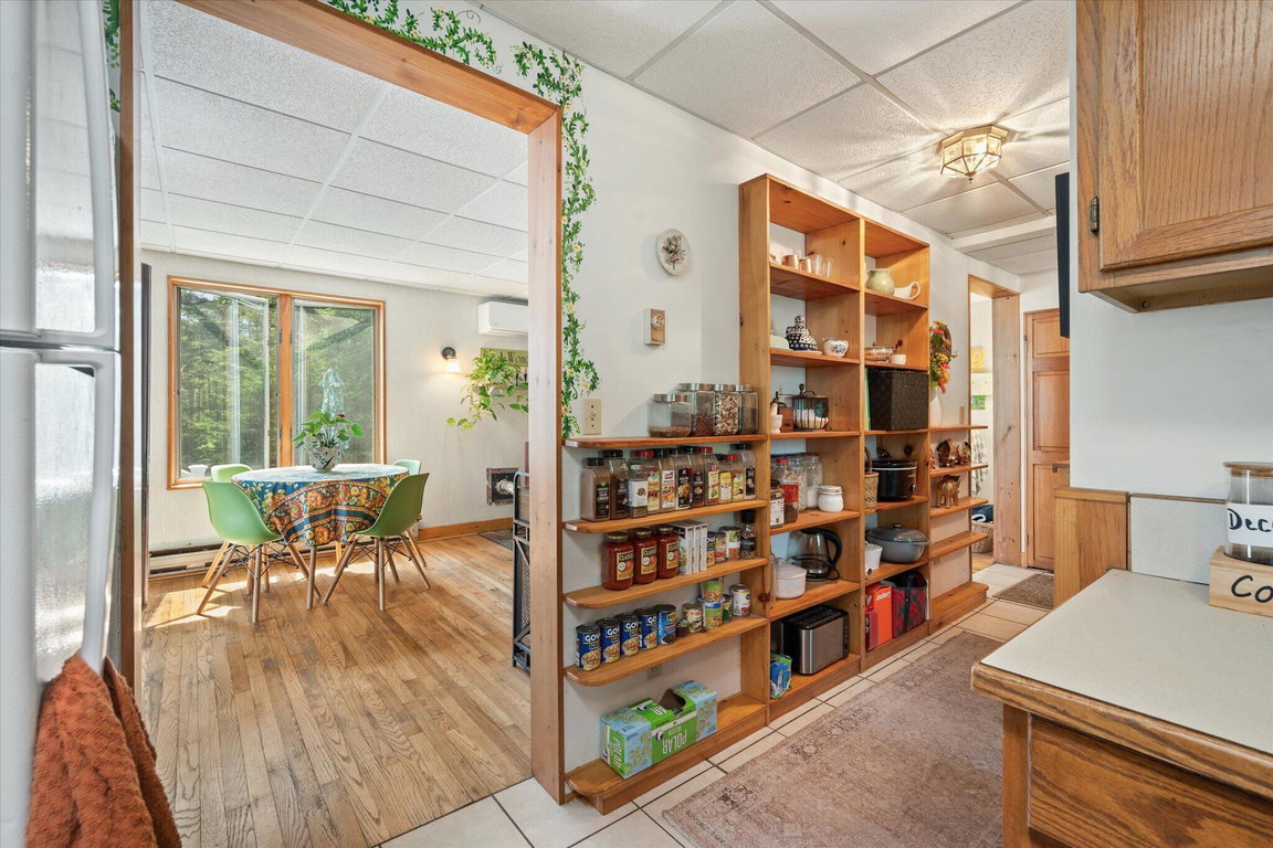 25-Kitchen