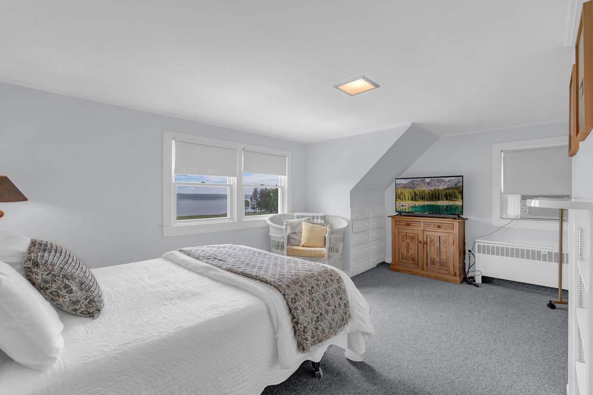 248-web-or-mls-425-seawall-rd