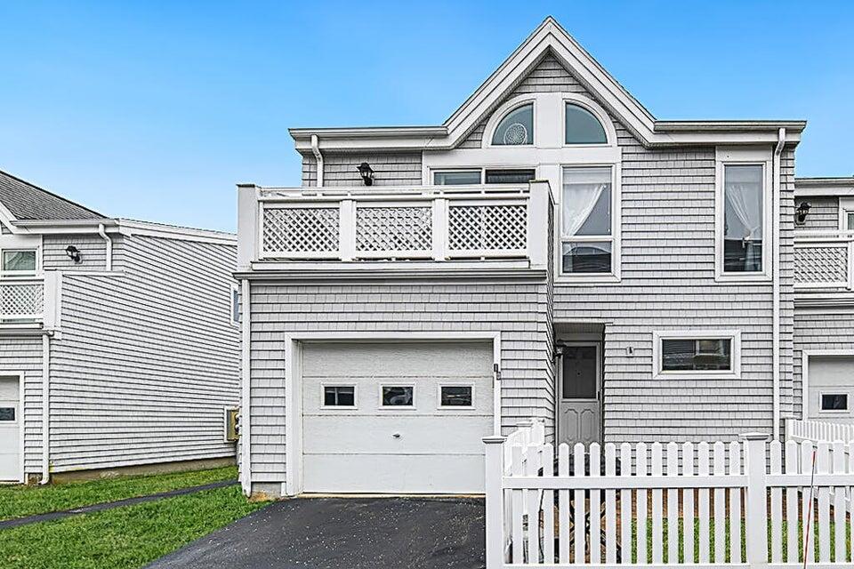 10 Ocean House Way York
