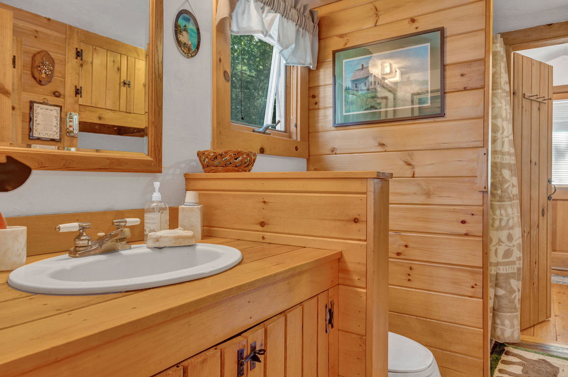 10-web-or-mls-142-e-point-rd