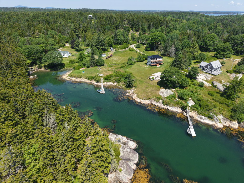 20 Sailors Way Vinalhaven
