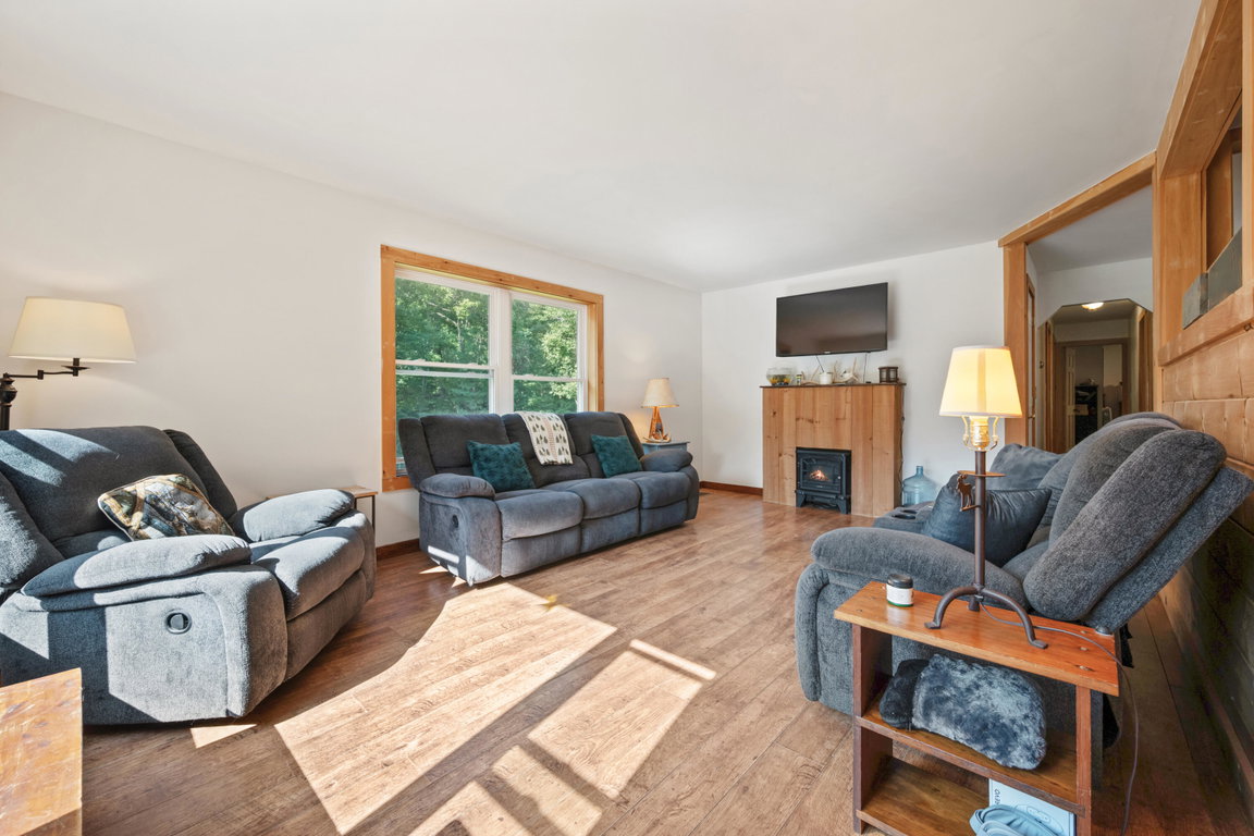 09-Living Room