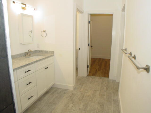 Owners bath 2