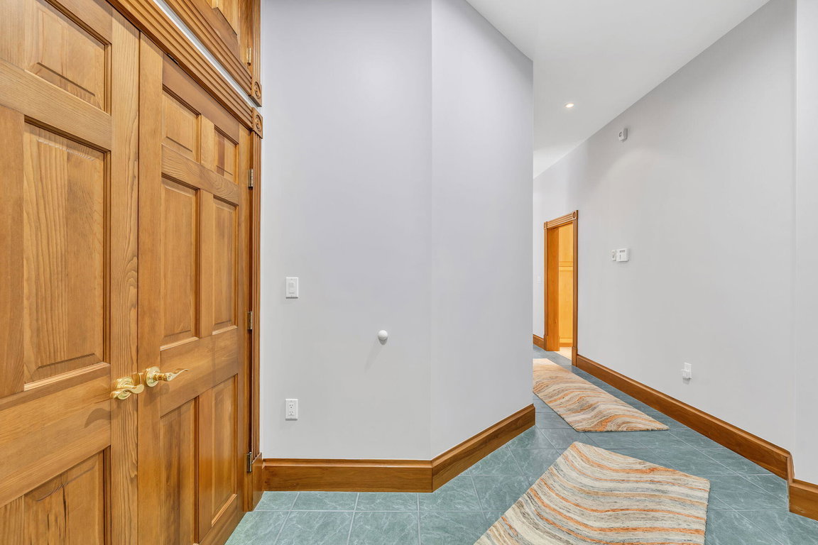 52-web-or-mls-1197-bay-rd