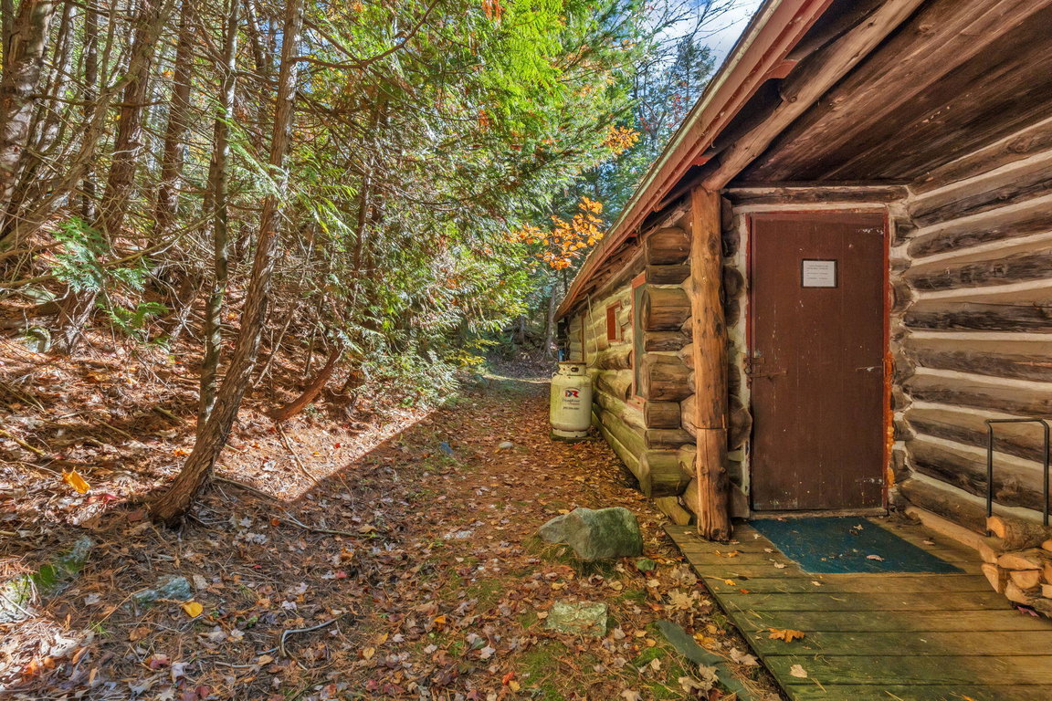 32-web-or-mls-25-dickens-farm-rd