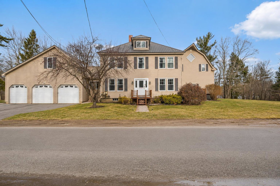 79 Pioneer Street West Paris