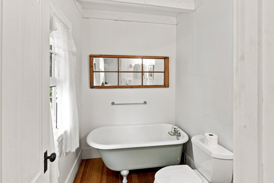 Bath for Bedroom 3 copy
