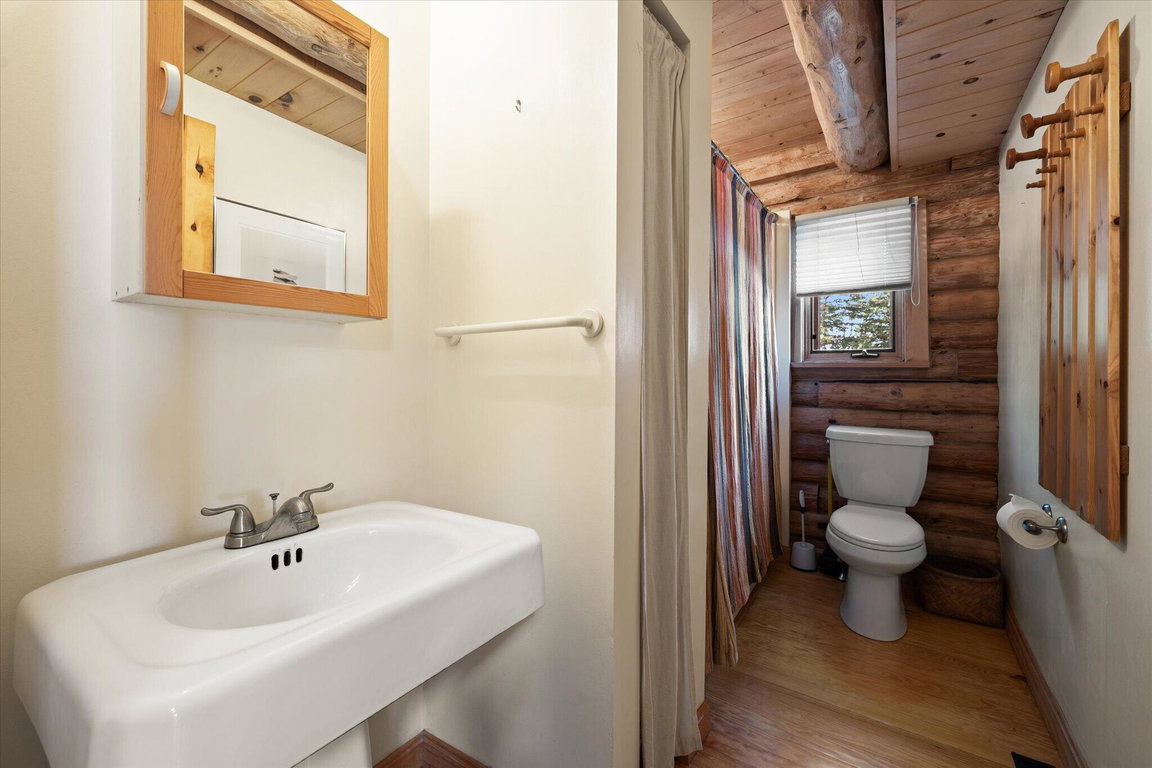 17-Bathroom