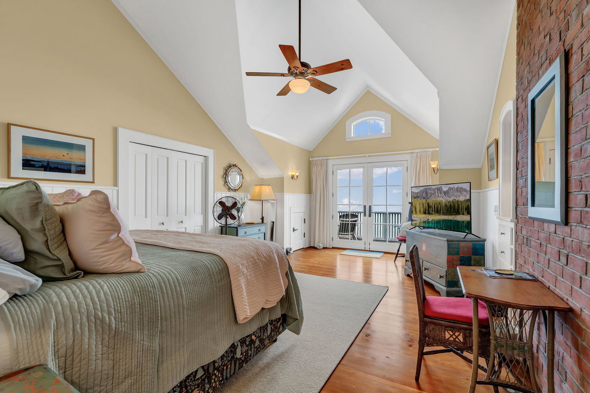 136-web-or-mls-425-seawall-rd