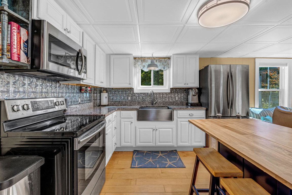 7-web-or-mls-45-cromwell-harbor-rd