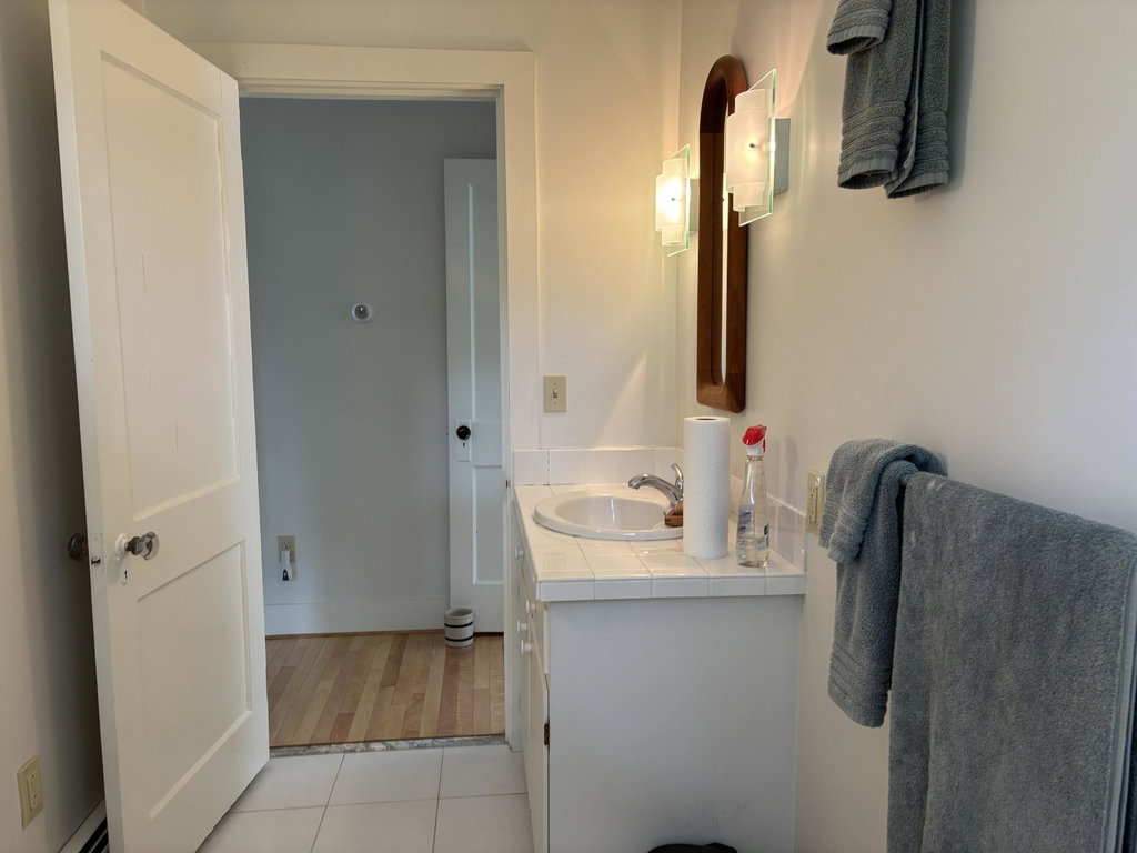 2nd Flr Bath