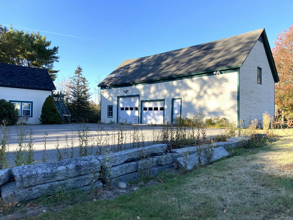 Barn w/second story.
