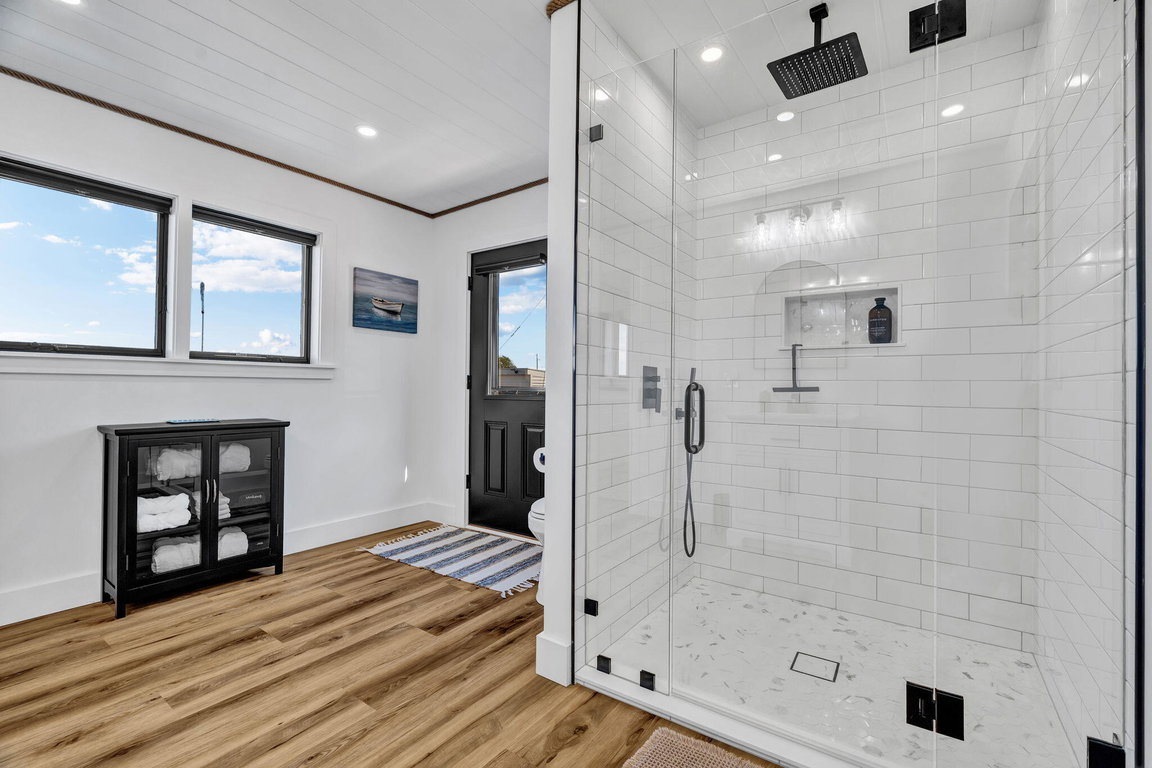 54-web-or-mls-178-main-st