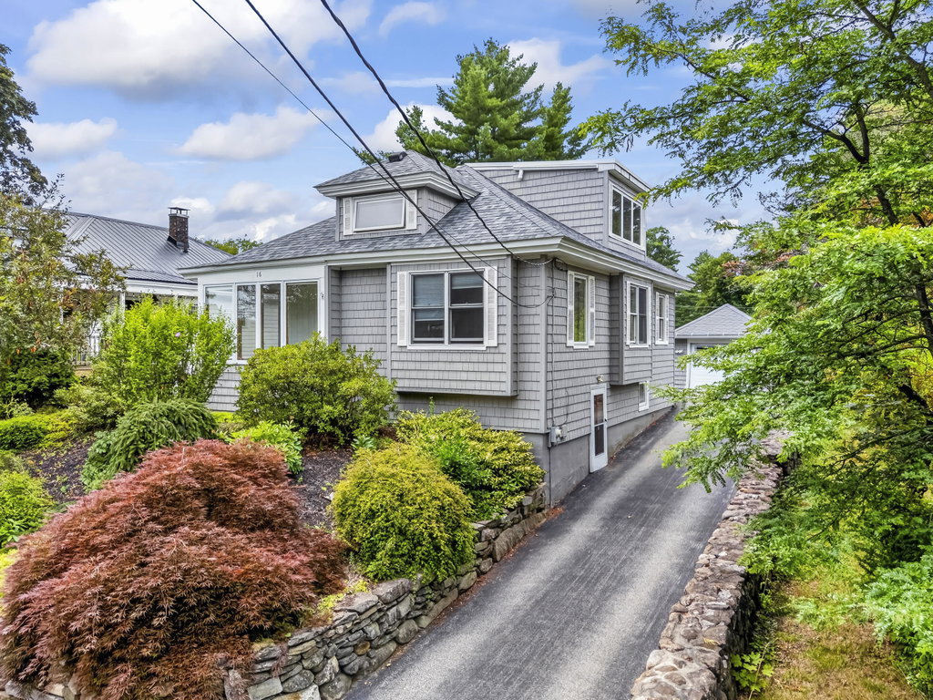 16 Beacon Avenue Auburn