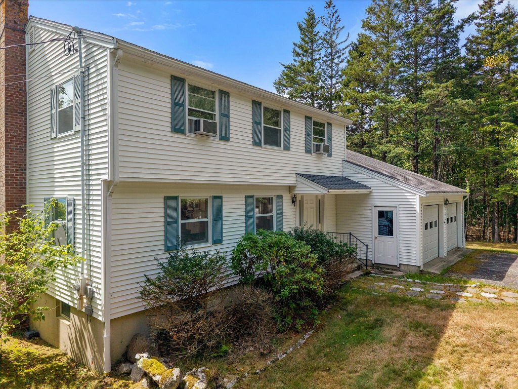 25-41 Browns Ave