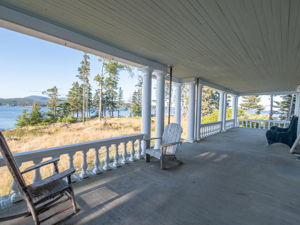 6-Main Porch -0579