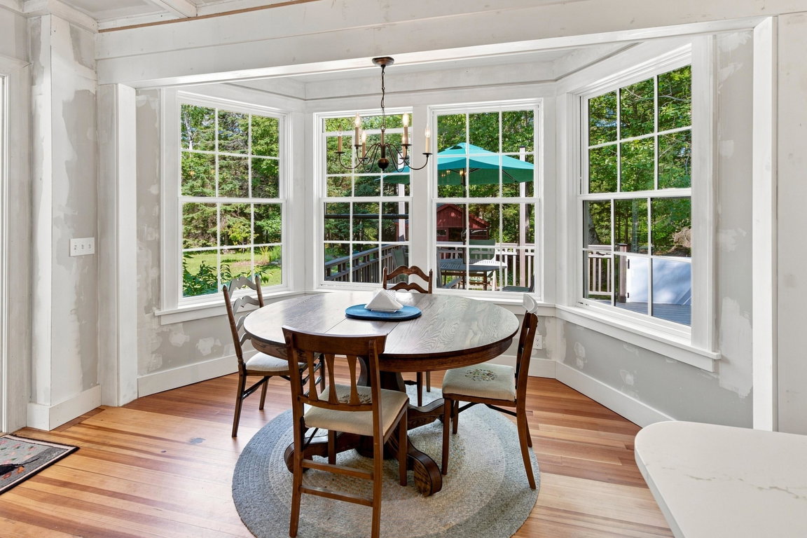 Dining area in kitchen