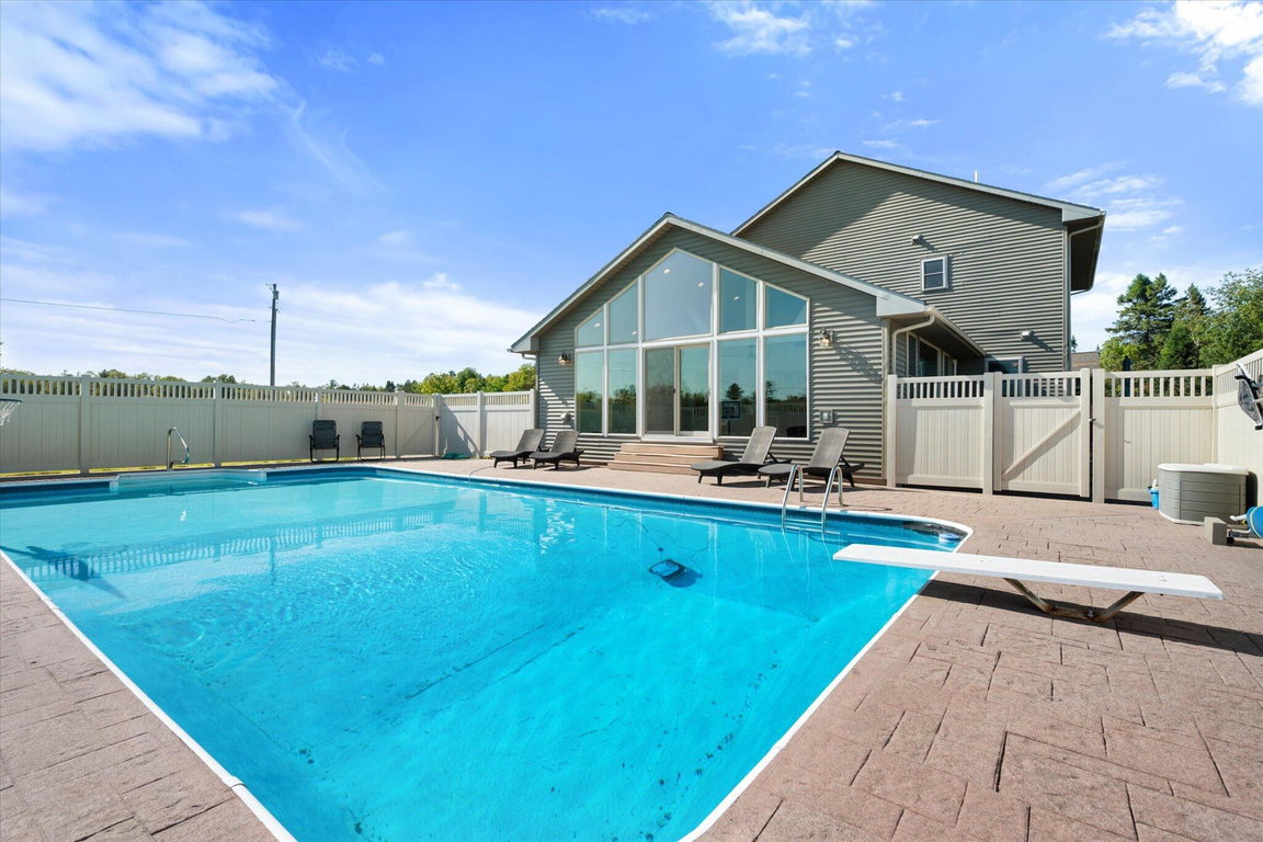030-Pool