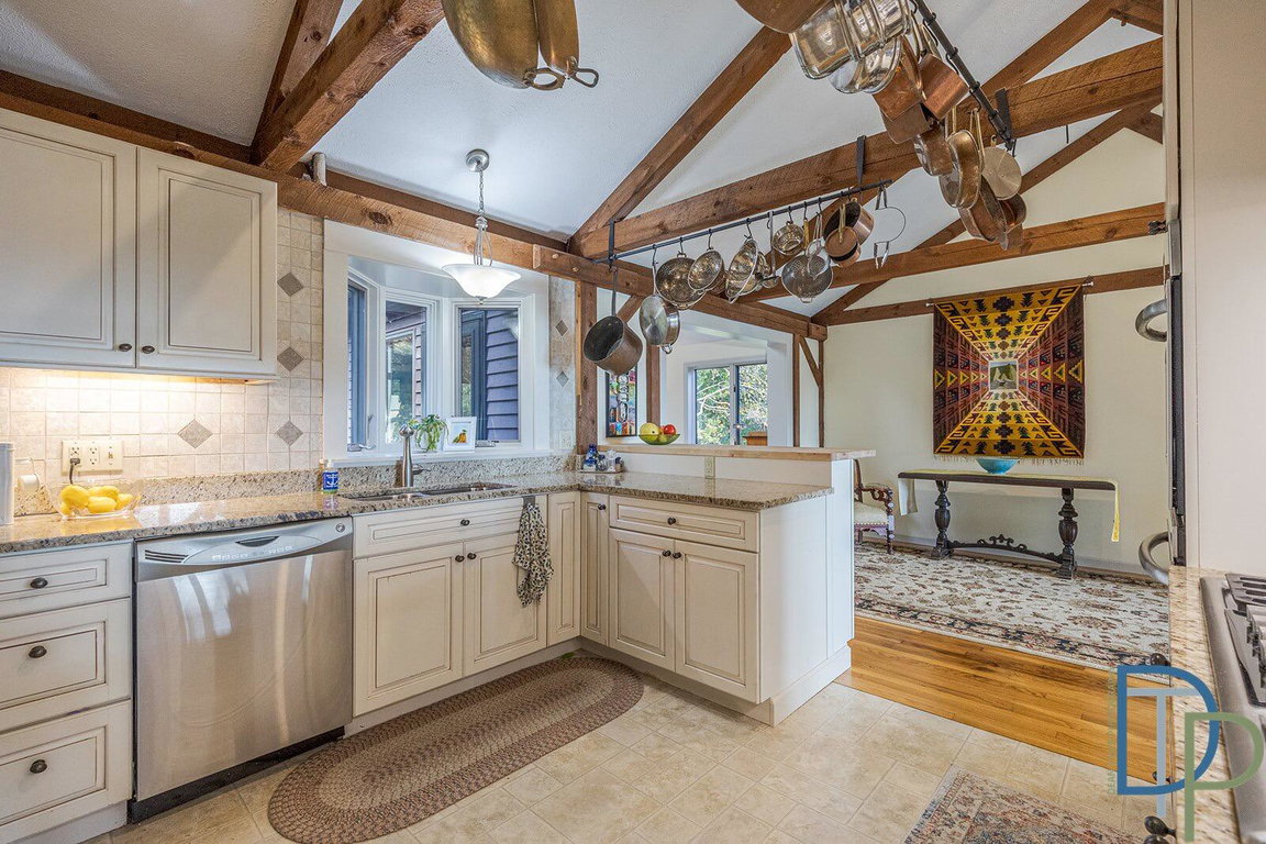 1035newburyneck - 13