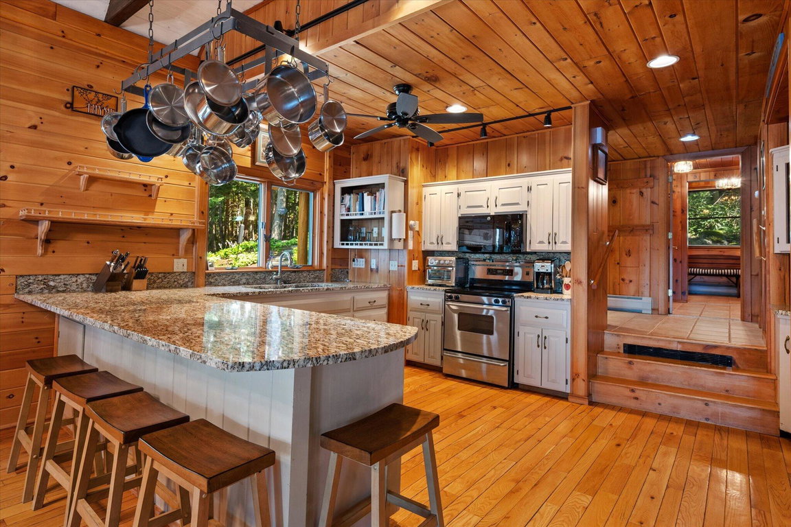 038-Kitchen