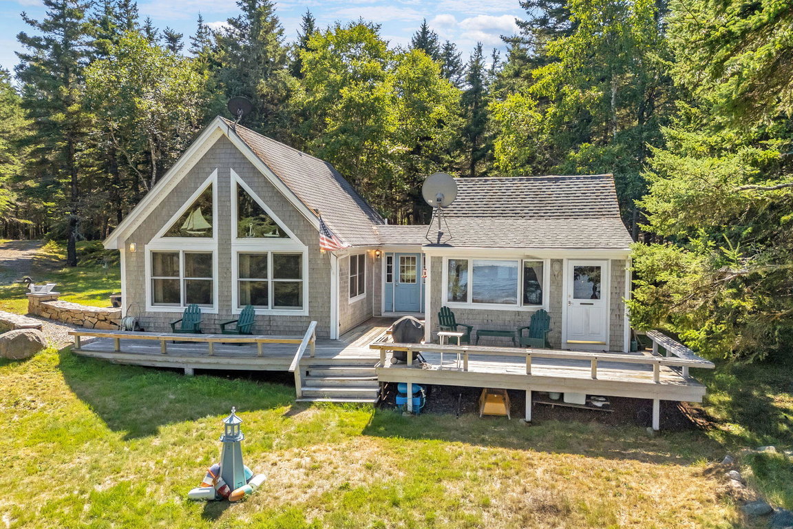 82-web-or-mls-142-e-point-rd