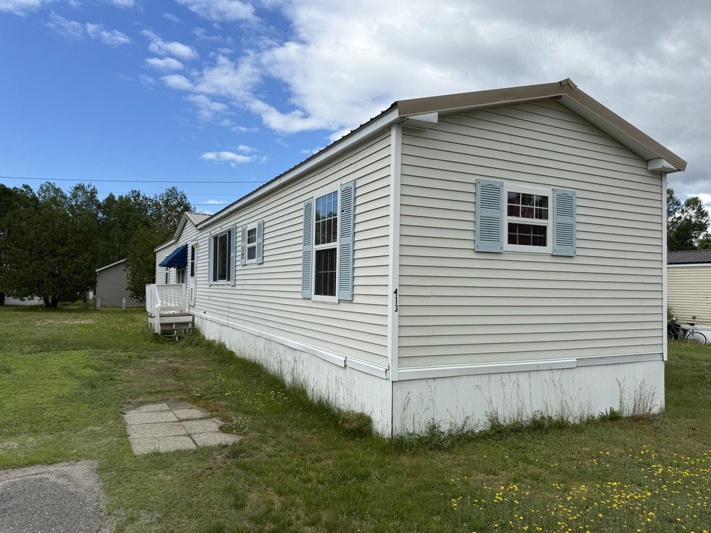 413 Kelley Mobile Homes Park Millinocket