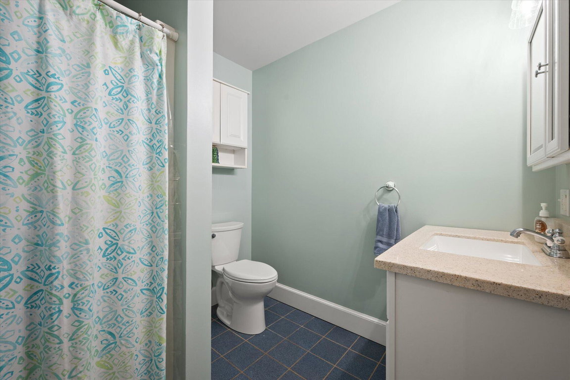 064-Bathroom 2