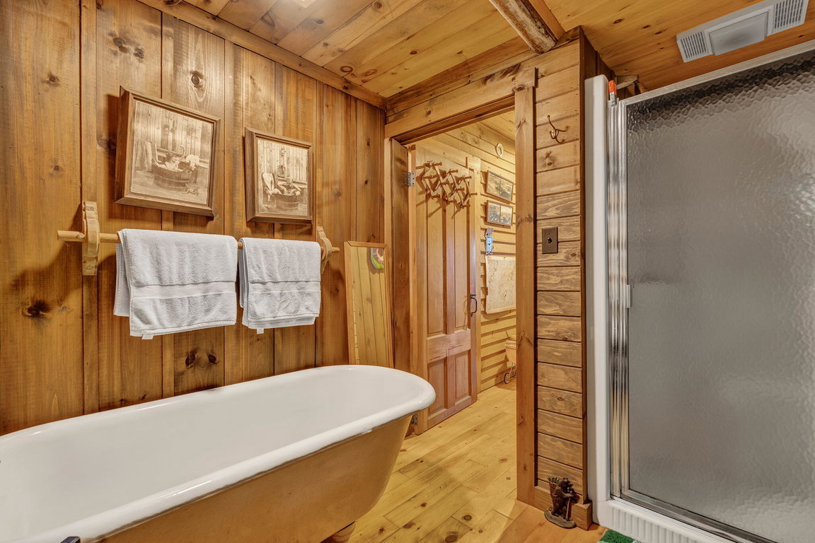 21-web-or-mls-25-dickens-farm-rd