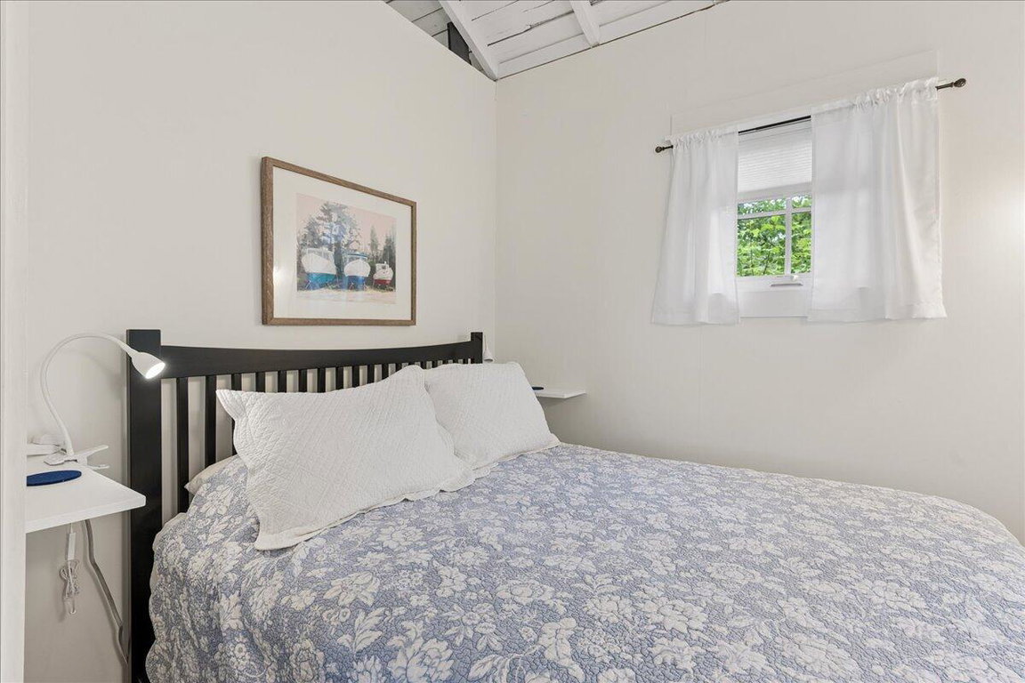 10-111 Franks Flat-Cove House