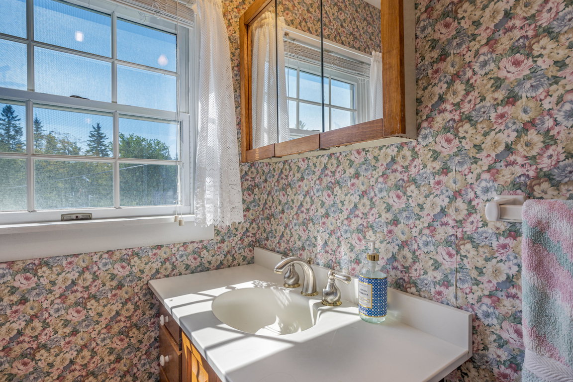 Full Bath On 2nd Floor Of House