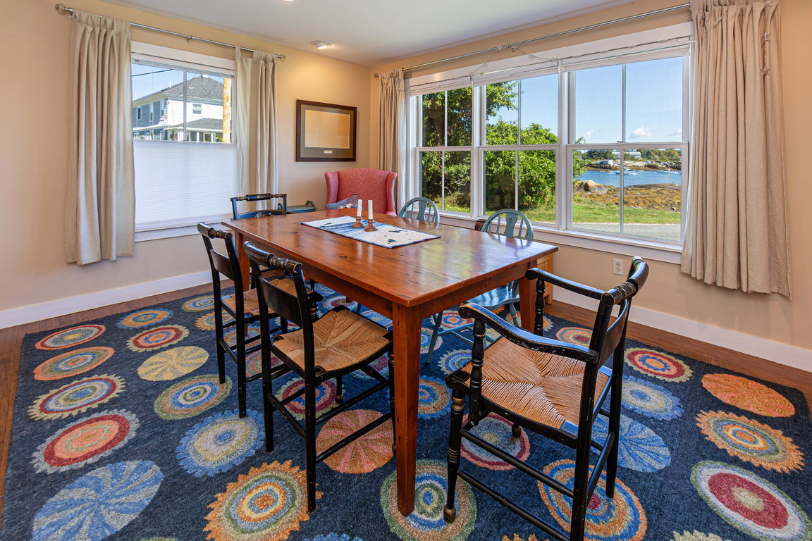 Dining & View