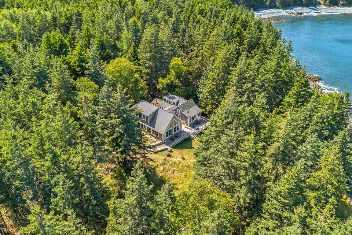 76-web-or-mls-142-e-point-rd