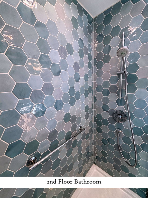 2nd Floor Bathroom (1), label