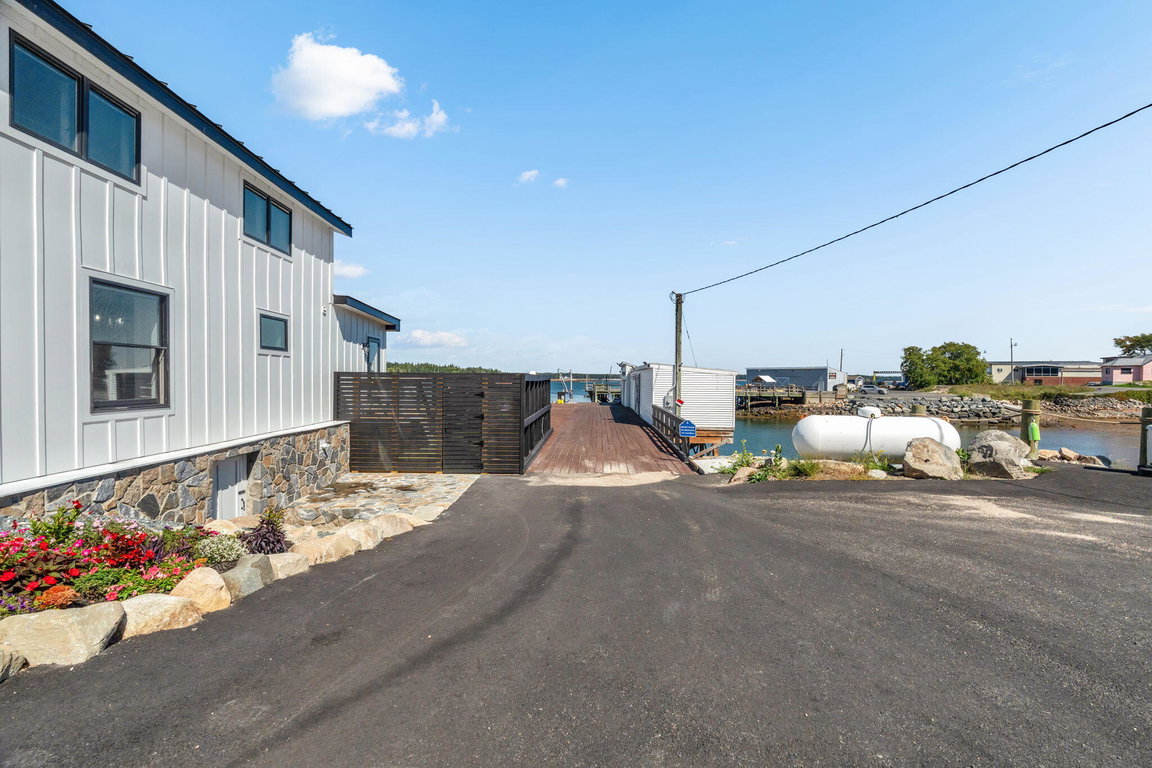 8-web-or-mls-178-main-st