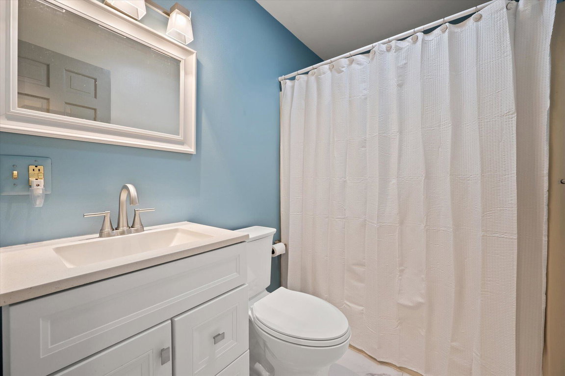 31-Full Bathroom