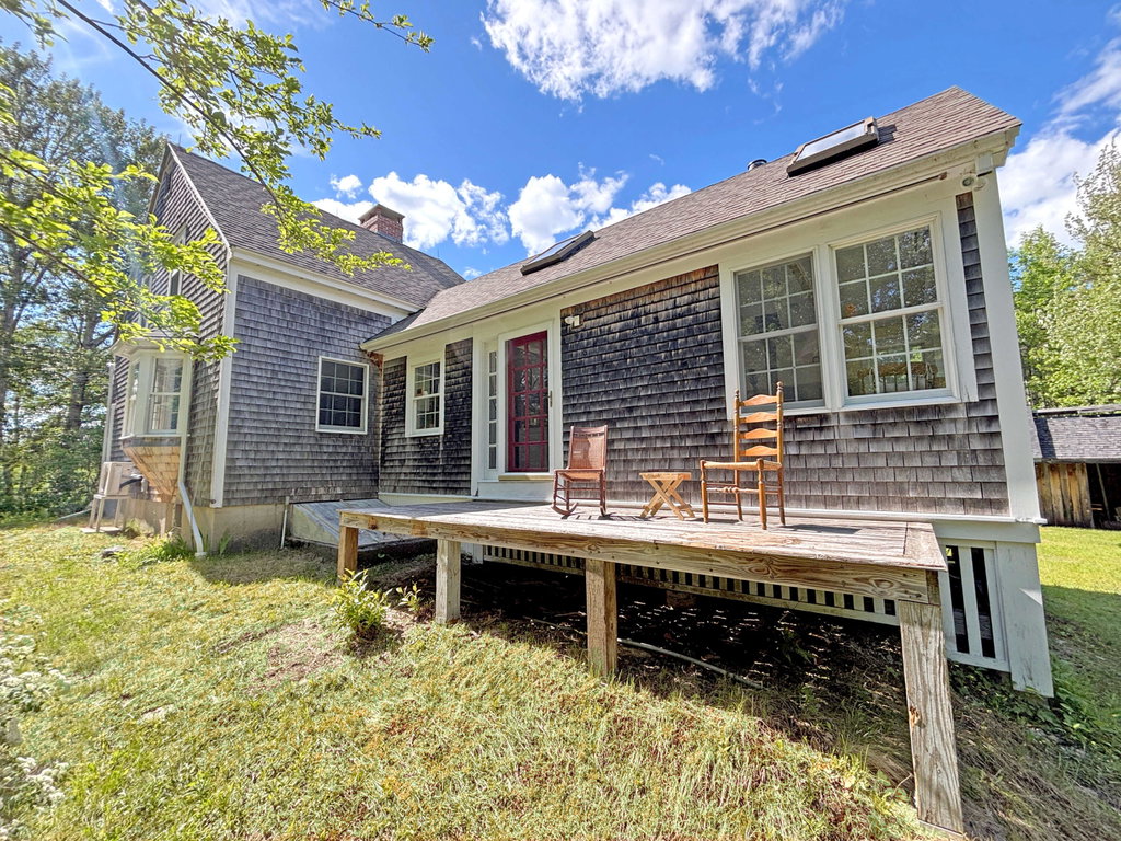 Exterior Home (11)