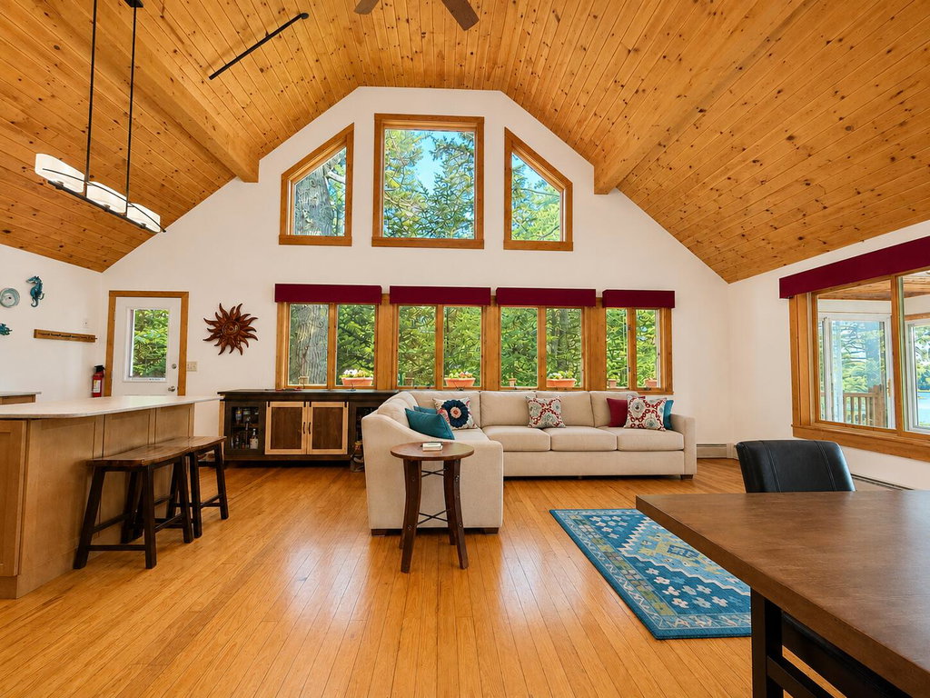 Dining room to LR PF