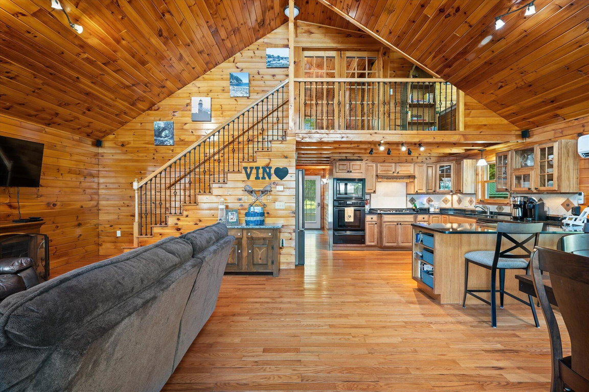 22-Living and Kitchen