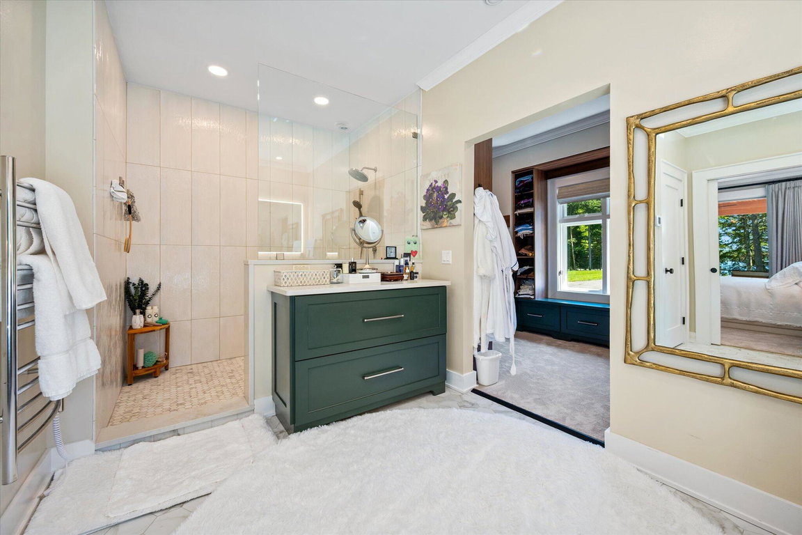 Walk in Shower....