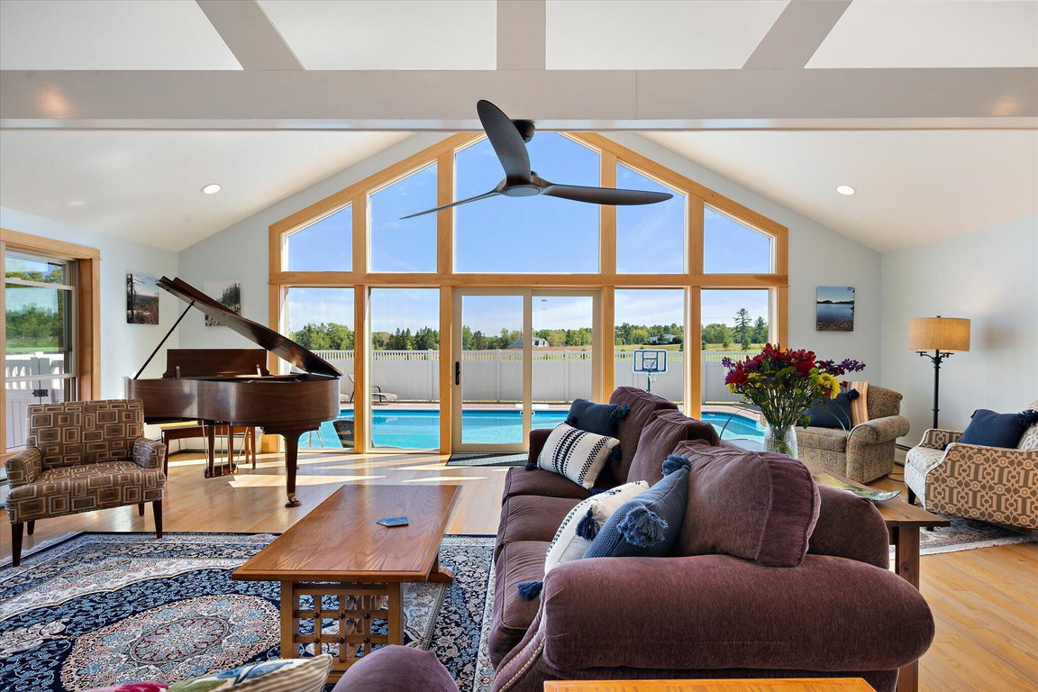 028-Living Room